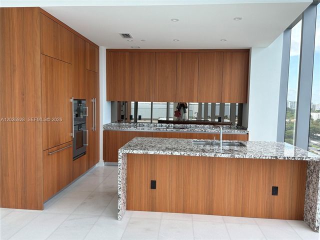 175 SE 25 Road 901, Miami, FL 33129