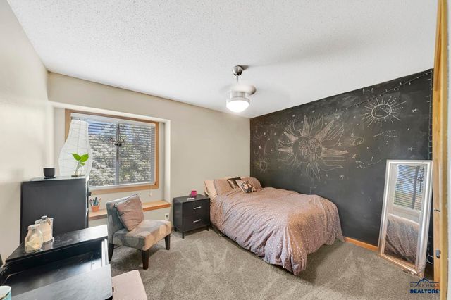 4839 WHISPERING PINES DR, Rapid City, SD 57702