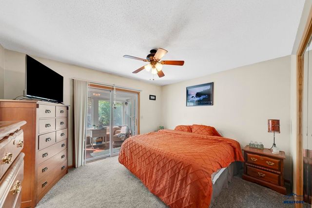 4839 WHISPERING PINES DR, Rapid City, SD 57702