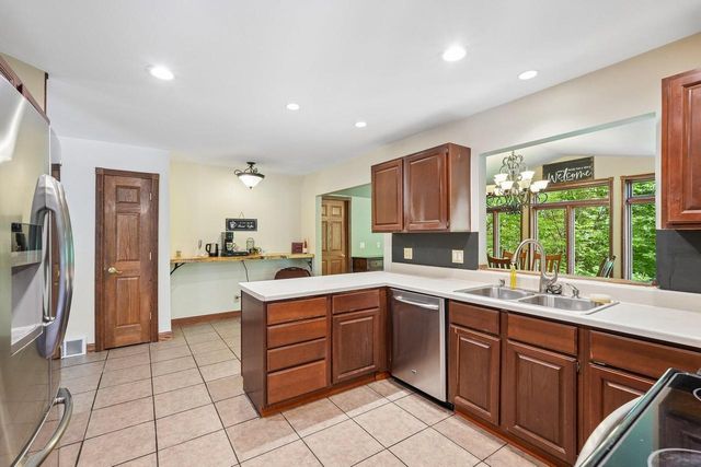 21180 Mary Lynn DRIVE, Brookfield, WI 53045