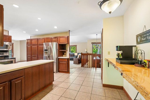 21180 Mary Lynn DRIVE, Brookfield, WI 53045