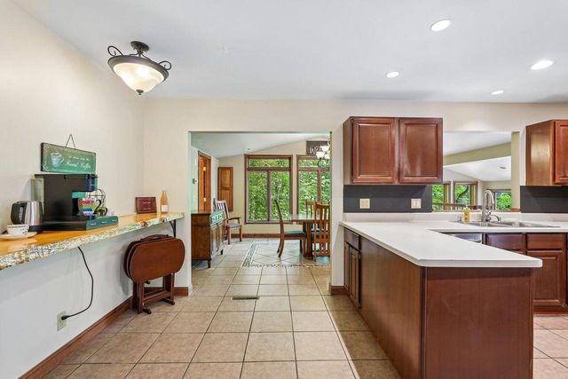 21180 Mary Lynn DRIVE, Brookfield, WI 53045