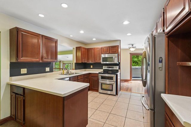 21180 Mary Lynn DRIVE, Brookfield, WI 53045