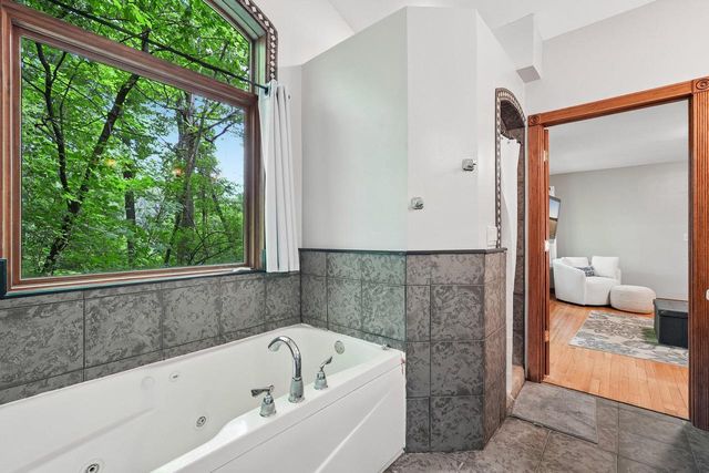 21180 Mary Lynn DRIVE, Brookfield, WI 53045