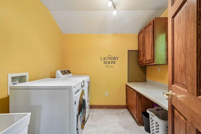 21180 Mary Lynn DRIVE, Brookfield, WI 53045