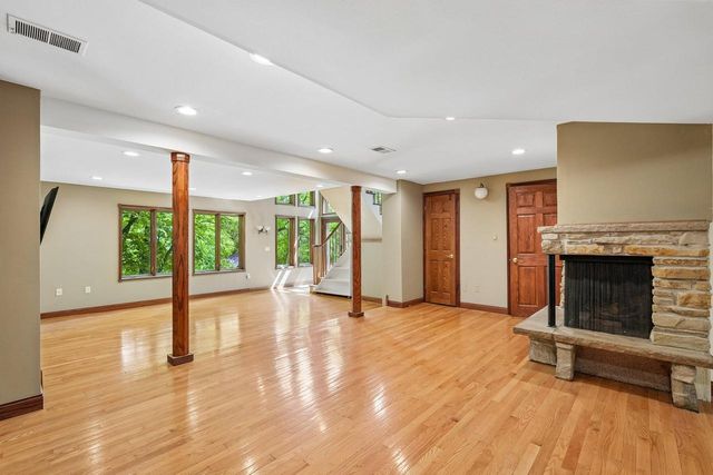 21180 Mary Lynn DRIVE, Brookfield, WI 53045