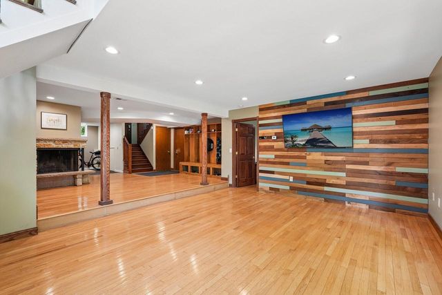 21180 Mary Lynn DRIVE, Brookfield, WI 53045