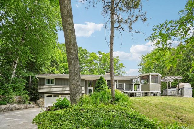 21180 Mary Lynn DRIVE, Brookfield, WI 53045
