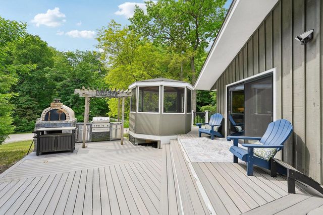 21180 Mary Lynn DRIVE, Brookfield, WI 53045