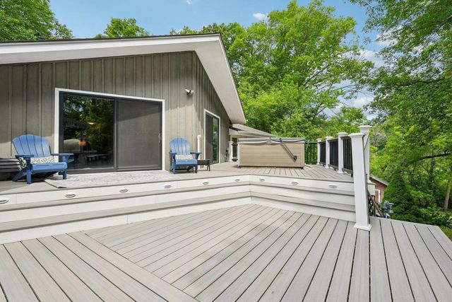 21180 Mary Lynn DRIVE, Brookfield, WI 53045