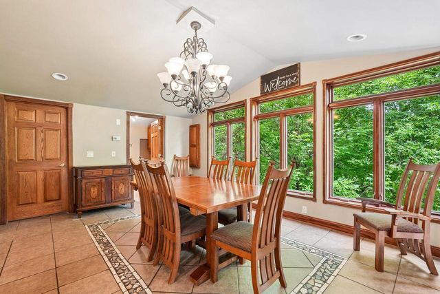 21180 Mary Lynn DRIVE, Brookfield, WI 53045
