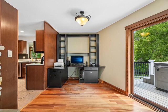 21180 Mary Lynn DRIVE, Brookfield, WI 53045