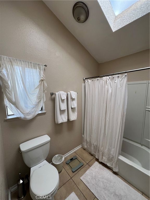 Image 11 of property listing at 5878 Palencia, Riverside, CA 92509