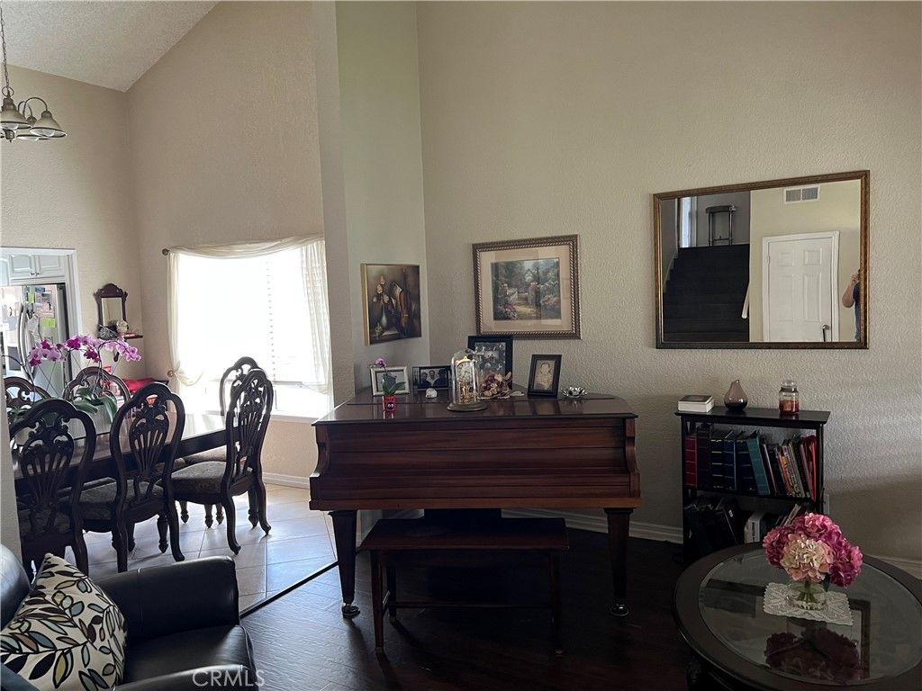 Image 5 of property listing at 5878 Palencia, Riverside, CA 92509