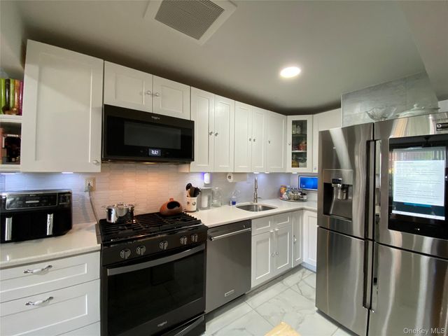 175 Beach 29th Street Street, Far Rockaway, NY 11691