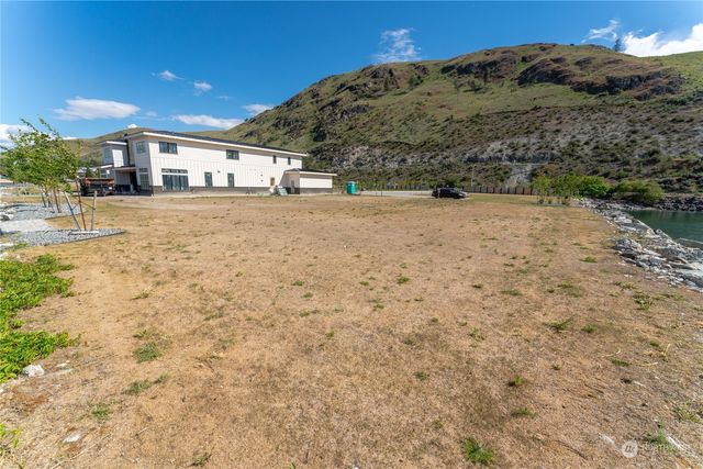 102 Burbot Lane, Chelan, WA 98816