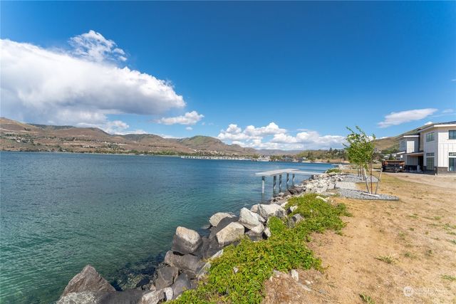 102 Burbot Lane, Chelan, WA 98816