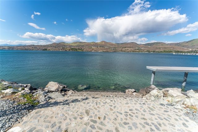 102 Burbot Lane, Chelan, WA 98816