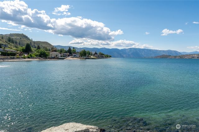 102 Burbot Lane, Chelan, WA 98816