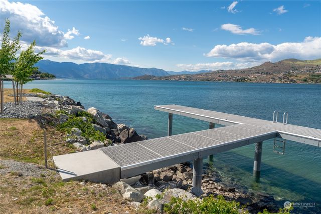 102 Burbot Lane, Chelan, WA 98816