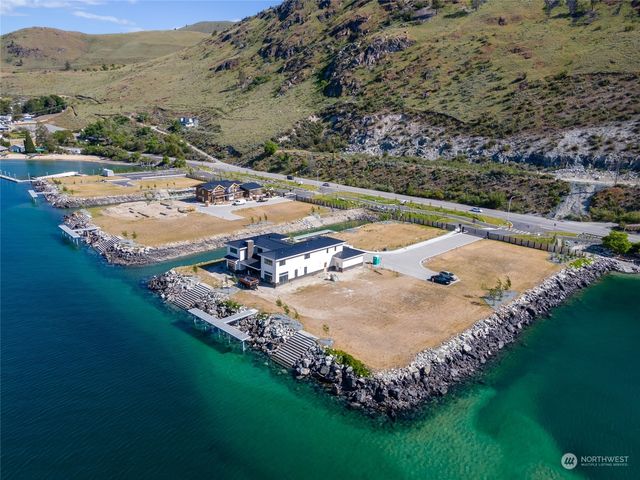 102 Burbot Lane, Chelan, WA 98816