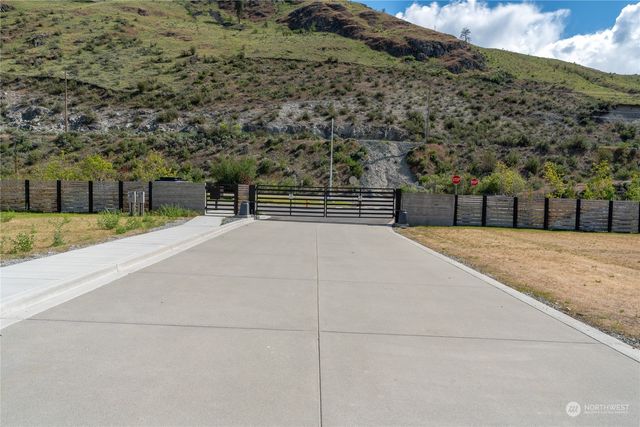 102 Burbot Lane, Chelan, WA 98816