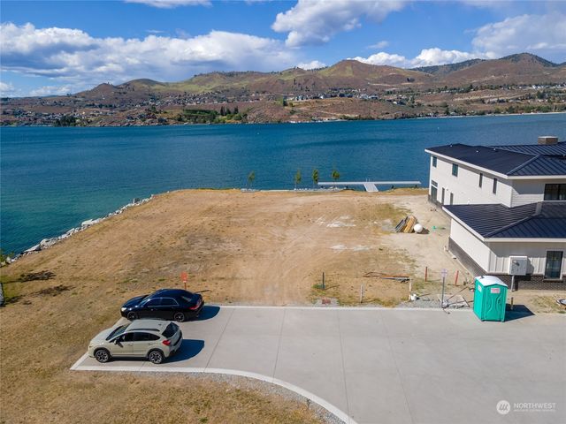102 Burbot Lane, Chelan, WA 98816