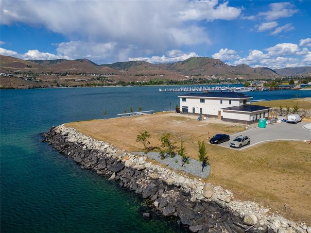 102 Burbot Lane, Chelan, WA 98816