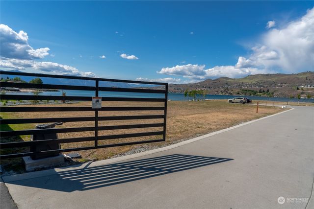102 Burbot Lane, Chelan, WA 98816