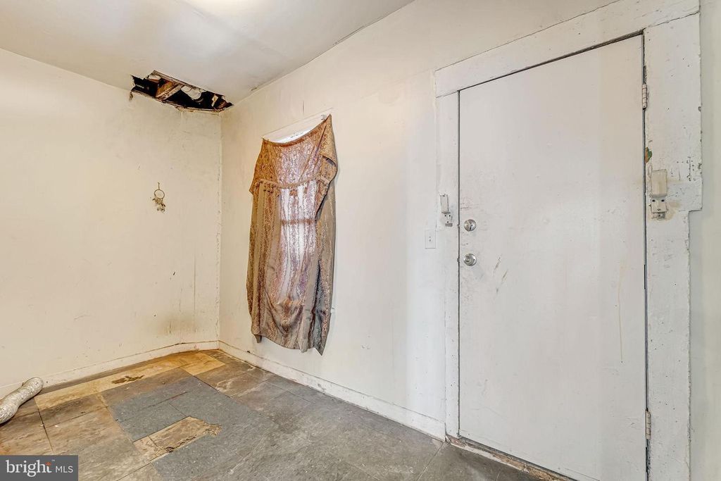 Image 11 of property listing at 112 N 23RD ST, Camden, NJ 08105