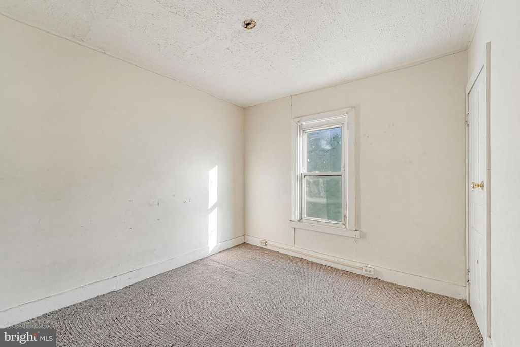 Image 12 of property listing at 112 N 23RD ST, Camden, NJ 08105