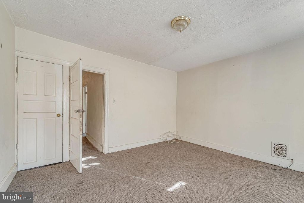 Image 18 of property listing at 112 N 23RD ST, Camden, NJ 08105