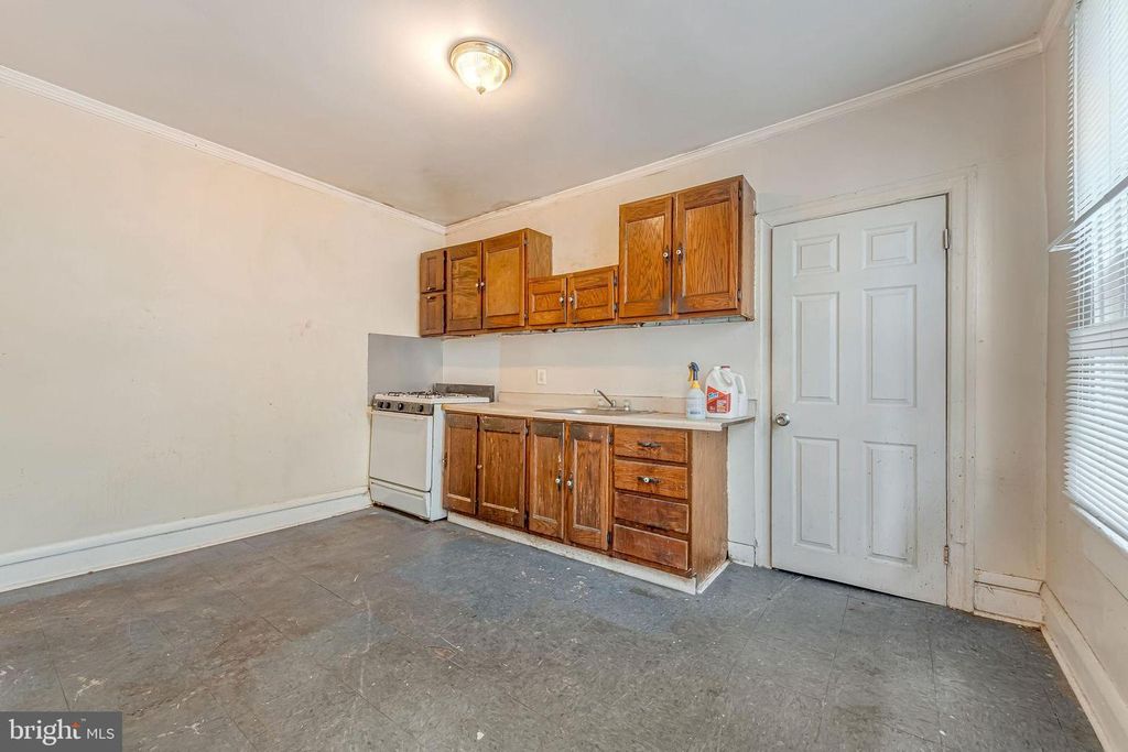 Image 8 of property listing at 112 N 23RD ST, Camden, NJ 08105