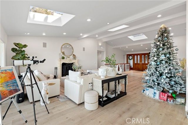 605 Palos Verdes Drive, Palos Verdes Estates, CA 90274