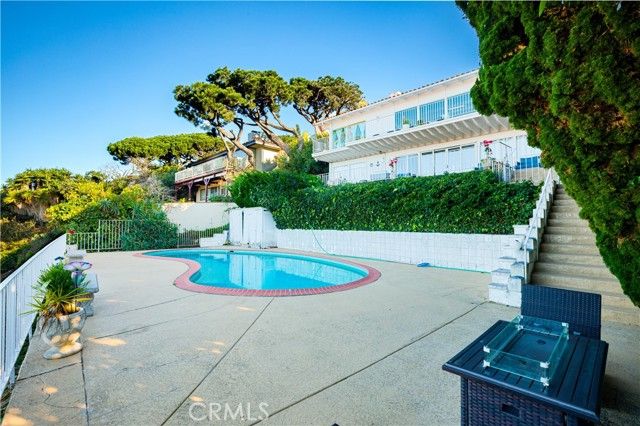 605 Palos Verdes Drive, Palos Verdes Estates, CA 90274