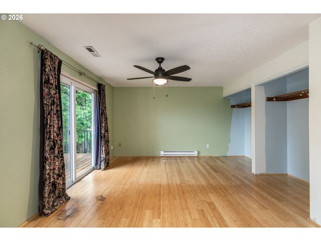 69885 BEAVER HILL Dr, Rainier, OR 97048