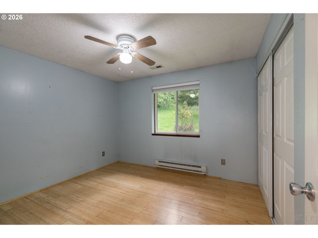 69885 BEAVER HILL Dr, Rainier, OR 97048