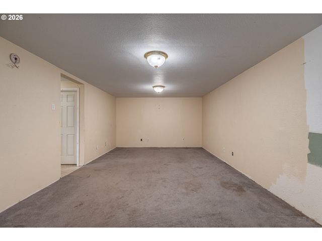 69885 BEAVER HILL Dr, Rainier, OR 97048