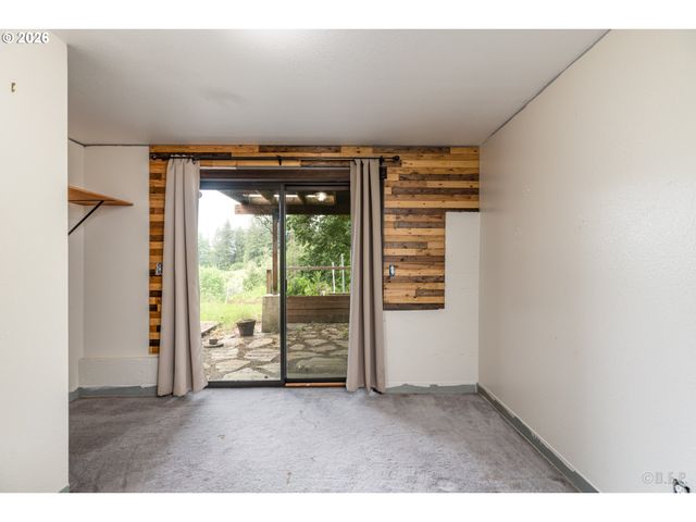69885 BEAVER HILL Dr, Rainier, OR 97048