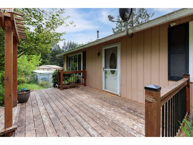69885 BEAVER HILL Dr, Rainier, OR 97048