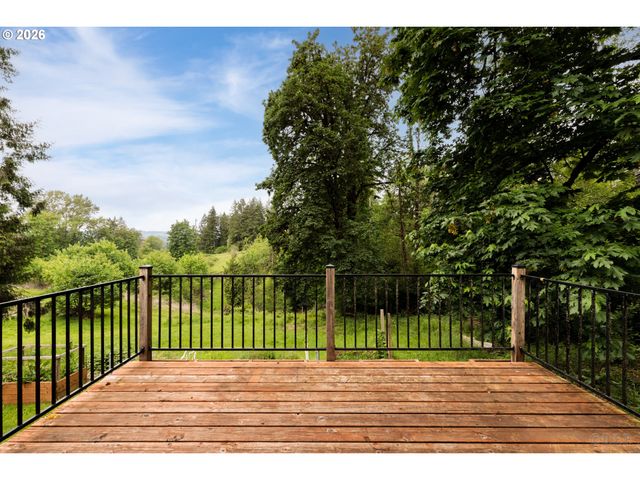 69885 BEAVER HILL Dr, Rainier, OR 97048