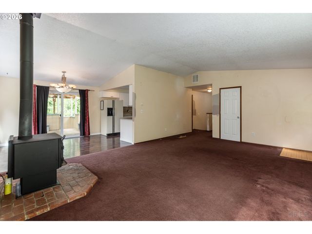 69885 BEAVER HILL Dr, Rainier, OR 97048