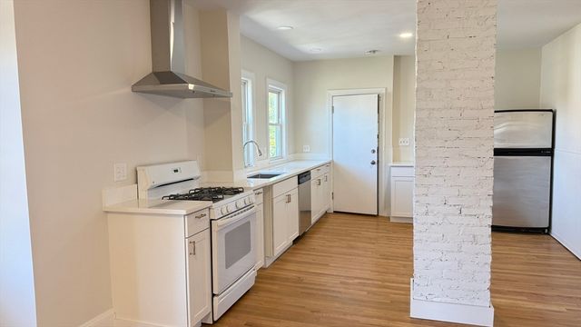 12 Eliot St 12, Medford, MA 02155