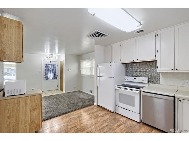 1911 Elmwood Ln, Pueblo, CO 81005