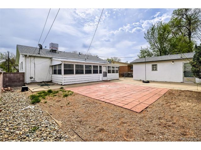 1911 Elmwood Ln, Pueblo, CO 81005
