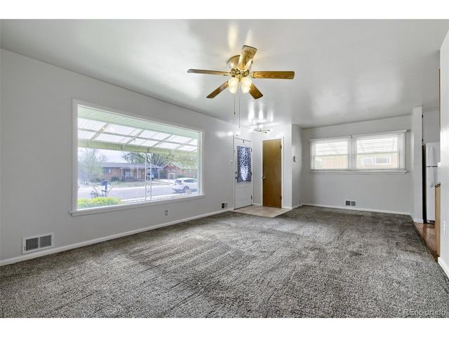 1911 Elmwood Ln, Pueblo, CO 81005