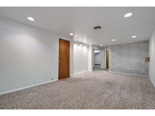 1911 Elmwood Ln, Pueblo, CO 81005