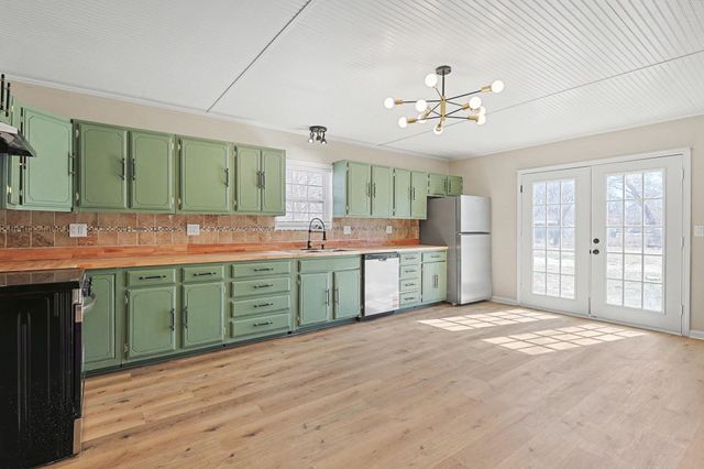 525 W 48th St N, Wichita, KS 67204