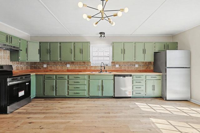 525 W 48th St N, Wichita, KS 67204