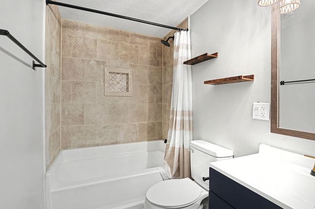 525 W 48th St N, Wichita, KS 67204